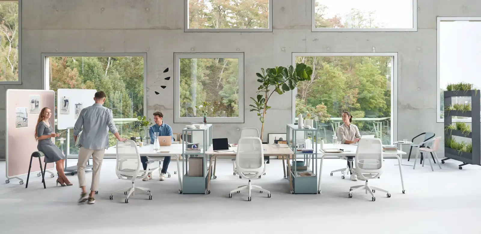 Agile bench desks for any user