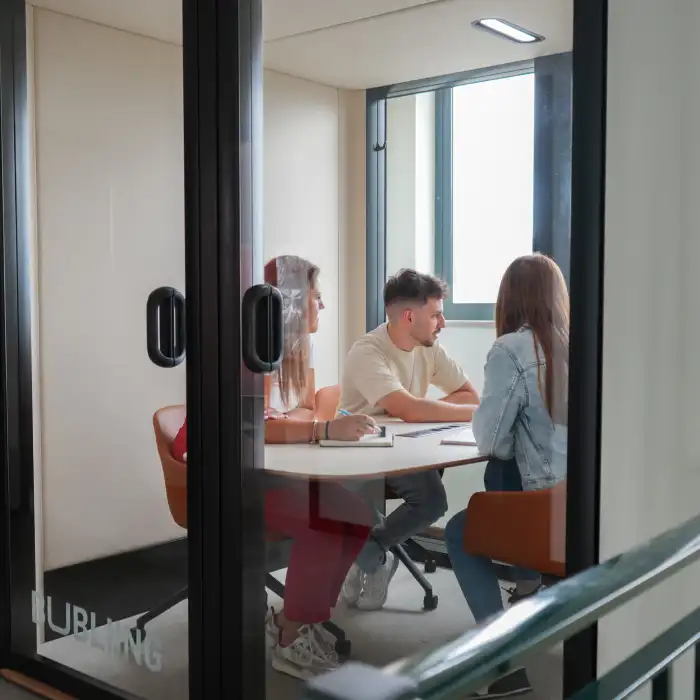 Bubliing acoustic meeting pod