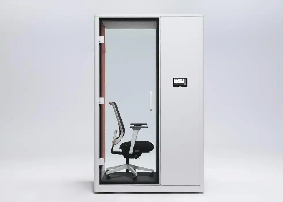 Calma Z pod with office chair.