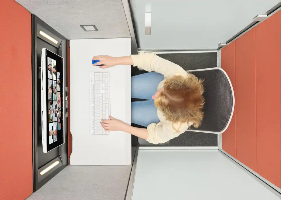 Inside the Calma Z pod