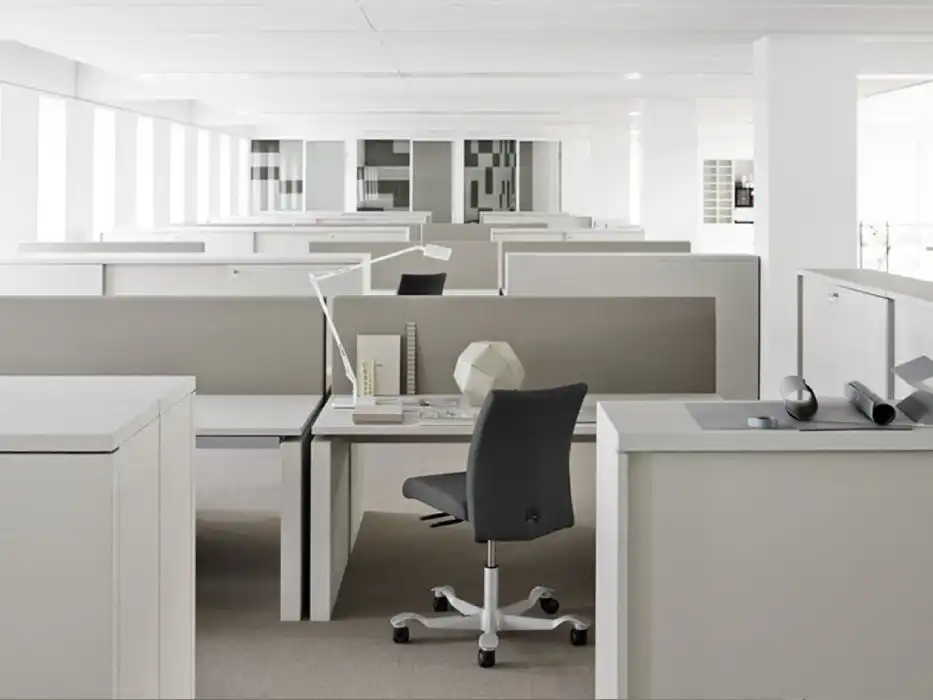 Soneo desk dividers Soneo Acoustic desk dividing partitions on bench desking