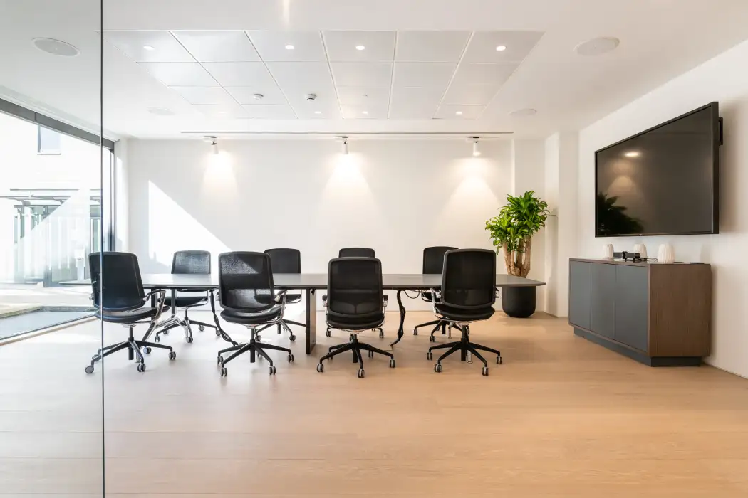 Deploy 8-user boardroom table by Boss Design