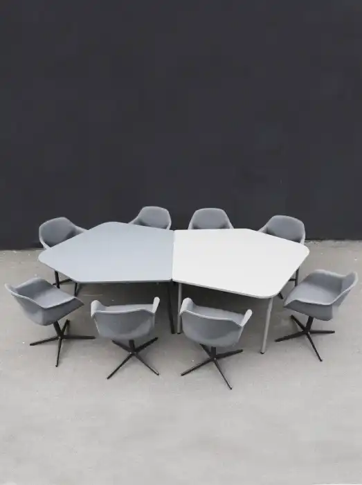 FourReal Flake meeting tables