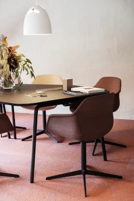 FourReal Eclipse meeting tables