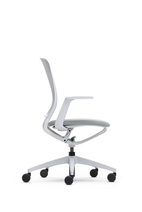 SE Motion swivel chair side view